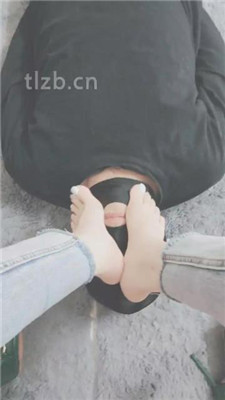 【云儿】近距离品尝主人裸足_HD绳艺资源