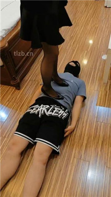 图片[10]_【乔伊】骑马训练镜前辱/高跟黑丝踩虐/踩踏面包喂食/坐脸窒息_HD绳艺资源