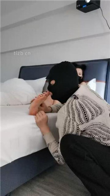 【皮皮】狗伺候起床-给圈养奴做早餐_HD绳艺资源