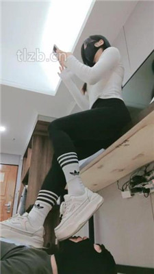 【妮蔻】女神健身后-超臭鞋袜辱贱奴_HD绳艺资源