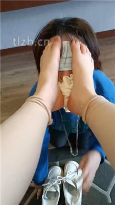 图片[11]_【爱可呀】母畜-舔脏鞋底臭白袜/全体重踩_HD绳艺资源