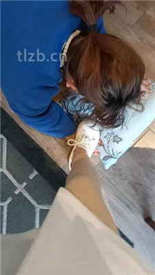 图片[14]_【爱可呀】母畜-舔脏鞋底臭白袜/全体重踩_HD绳艺资源