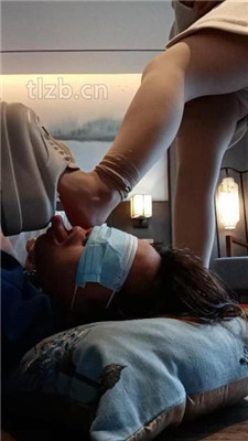 图片[16]_【爱可呀】母畜-舔脏鞋底臭白袜/全体重踩_HD绳艺资源