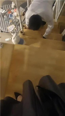 图片[4]_【晏青】品尝裸足/囚禁狗笼_HD绳艺资源