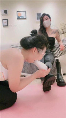 图片[17]_【爱神】母畜转胯踩踏喂食/舔鞋底藤条训练/狗盆喝圣水【完整版】_HD绳艺资源