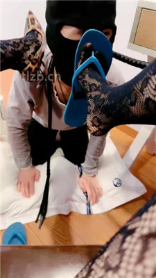 图片[6]_【温莎】舔口水拖鞋底/网袜踩虐【完整版】_HD绳艺资源