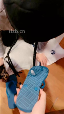 图片[8]_【温莎】舔口水拖鞋底/网袜踩虐【完整版】_HD绳艺资源