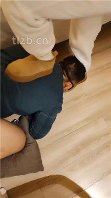 图片[2]_【情侣念主】胯下辱/揪耳朵/雪地靴白袜跪舔_HD绳艺资源