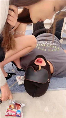 图片[20]_【玥希希】长靴踩踏/舔脏鞋裸足/脚踩喂食_HD绳艺资源