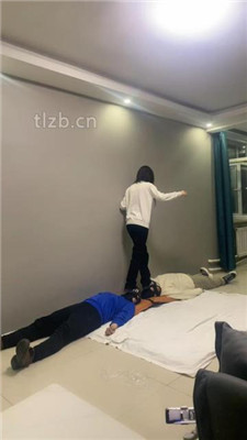 【精神小妹】7绳艺导师调双奴-轮流全体重跳踩【双视角版】_HD绳艺资源