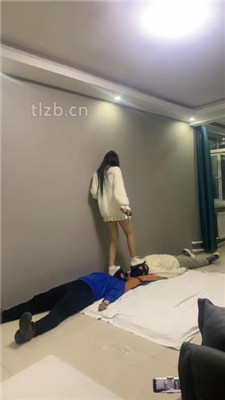 图片[2]_【精神小妹】7绳艺导师调双奴-轮流全体重跳踩【双视角版】_HD绳艺资源