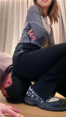 图片[6]_【jenn】贱狗地板喂食/口吐喂食/踩踏腿绞_HD绳艺资源