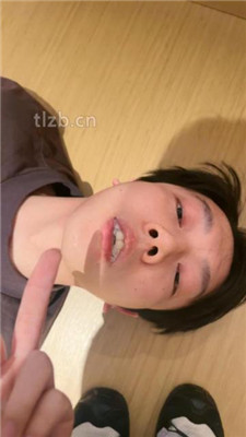 图片[9]_【jenn】贱狗地板喂食/口吐喂食/踩踏腿绞_HD绳艺资源