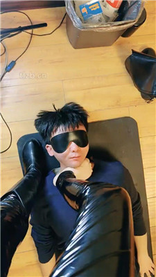 图片[6]_【诗琪】舔长靴闻白袜/踩踏/喂圣水_HD绳艺资源