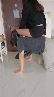 图片[2]_【小殿下】下班回来虐家奴-拖鞋耳光/踢踹训练/跪求圣水_HD绳艺资源