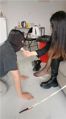 图片[11]_【小殿下】下班回来虐家奴-拖鞋耳光/踢踹训练/跪求圣水_HD绳艺资源