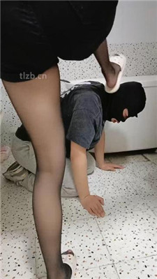 图片[12]_【小殿下】下班回来虐家奴-拖鞋耳光/踢踹训练/跪求圣水_HD绳艺资源