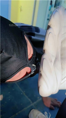 图片[10]_【骨精精】运动鞋白袜踩踏喂食/气味辱_HD绳艺资源