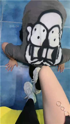 图片[17]_【骨精精】运动鞋白袜踩踏喂食/气味辱_HD绳艺资源