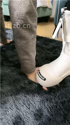 图片[8]_【梓S】短靴踢打狗子-跪地求饶_HD绳艺资源