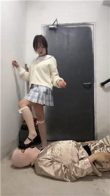 图片[7]_【狗哥】洛丽塔S-楼梯间白丝皮鞋遛狗_HD绳艺资源