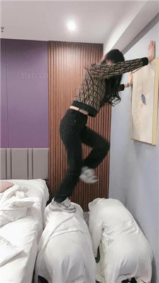 图片[4]_【小欲魔王】模特S-黑丝高跟长腿-艺术圣水耳光_HD绳艺资源