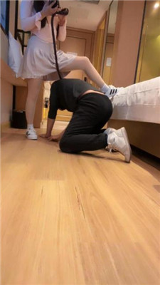 图片[5]_【喵主】骑马转胯/贝壳头白袜踩虐/磕头/清理脏鞋底/吃白袜_HD绳艺资源