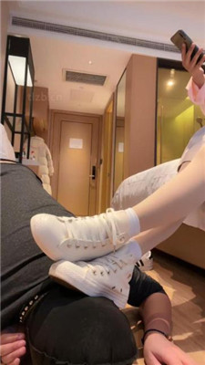图片[14]_【喵主】骑马转胯/贝壳头白袜踩虐/磕头/清理脏鞋底/吃白袜_HD绳艺资源
