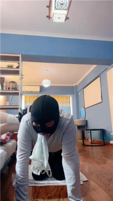 【不期而遇】耳光艺术圣水/板鞋高跟踩踏/内裤塞嘴/深喉闻白袜_HD绳艺资源