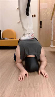 图片[2]_【可可公主】运动鞋踩踏/骑马转胯/训练/狂吸臭白袜_HD绳艺资源