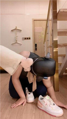 图片[19]_【可可公主】运动鞋踩踏/骑马转胯/训练/狂吸臭白袜_HD绳艺资源