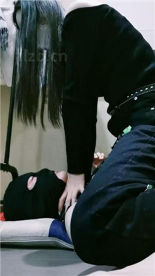 【一禾】掐脖窒息/裸足踩狗捂脸_HD绳艺资源