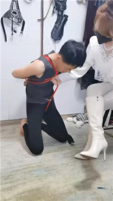 图片[5]_【魔鬼天使】长靴踩虐/抽耳光/绳艺技巧/训练骑马_HD绳艺资源