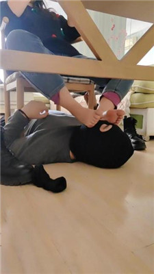 图片[3]_【樱樱】桌底视角-近距离-玩虐贱奴【上】_HD绳艺资源