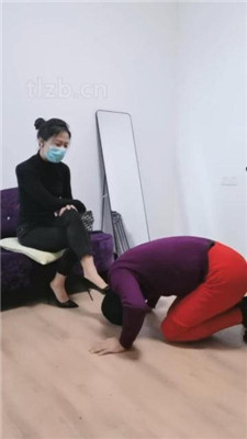 图片[2]_【凌儿女神】新年第一鞭-重度训练/狗爪子踩出血_HD绳艺资源