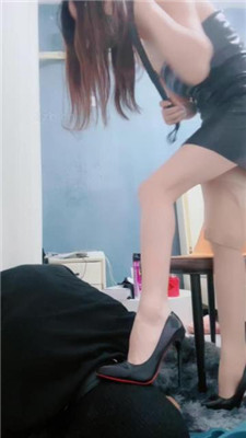 图片[10]_【腿腿祖宗】踩脚垫/肉丝脚狂舔/脚喂食_HD绳艺资源