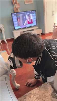 【朱砂痣】情人节-和我的脚底接吻-超臭白袜脚捂脸_HD绳艺资源