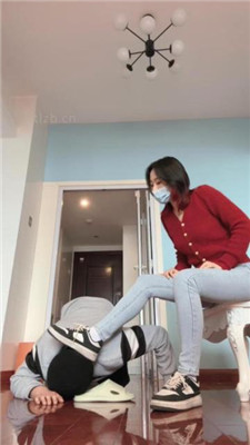 图片[3]_【朱砂痣】情人节-和我的脚底接吻-超臭白袜脚捂脸_HD绳艺资源