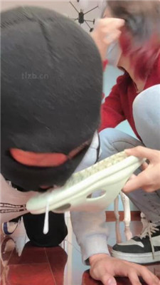 图片[9]_【朱砂痣】情人节-和我的脚底接吻-超臭白袜脚捂脸_HD绳艺资源