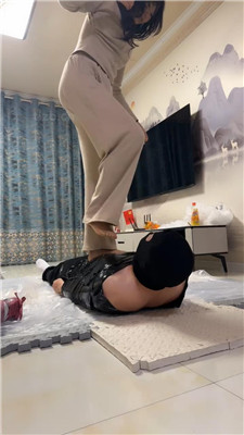 图片[2]_【精神小妹】双S-胶带全包木乃伊狗-踩踏喂食【完整版】_HD绳艺资源