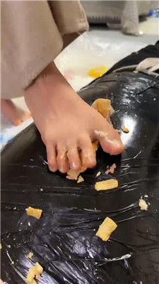 图片[15]_【精神小妹】双S-胶带全包木乃伊狗-踩踏喂食【完整版】_HD绳艺资源