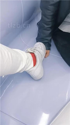 图片[7]_【乐爷】地铁上小白鞋棉袜玩狗_HD绳艺资源