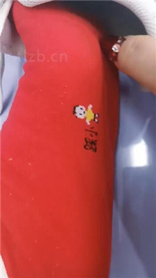 图片[8]_【乐爷】地铁上小白鞋棉袜玩狗_HD绳艺资源