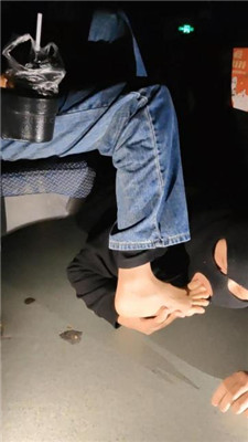 图片[2]_【樱樱】空姐S电影院羞辱玩虐脚下奴【二】_HD绳艺资源