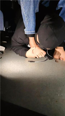 图片[2]_【樱樱】空姐S电影院羞辱玩虐脚下奴【三】_HD绳艺资源