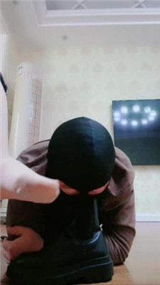 图片[17]_【梦凡】脏短靴重度虐打/肉丝脚狂舔/闻鞋窝_HD绳艺资源