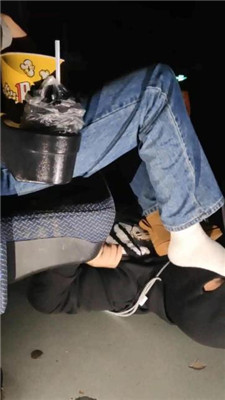 图片[3]_【樱樱】空姐S电影院羞辱玩虐脚下奴【一】_HD绳艺资源