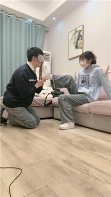 图片[2]_【嘀嘀哒嘀】小白鞋棉袜踩踏喂食/清理脏鞋底/伺候洗漱/骑马_HD绳艺资源