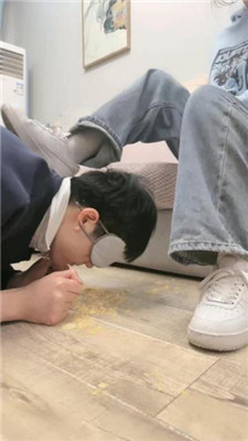 图片[5]_【嘀嘀哒嘀】小白鞋棉袜踩踏喂食/清理脏鞋底/伺候洗漱/骑马_HD绳艺资源