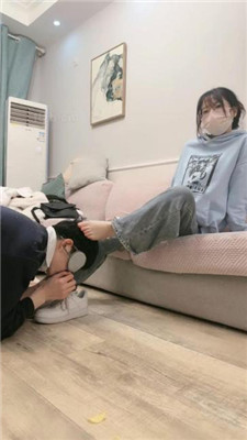 图片[10]_【嘀嘀哒嘀】小白鞋棉袜踩踏喂食/清理脏鞋底/伺候洗漱/骑马_HD绳艺资源